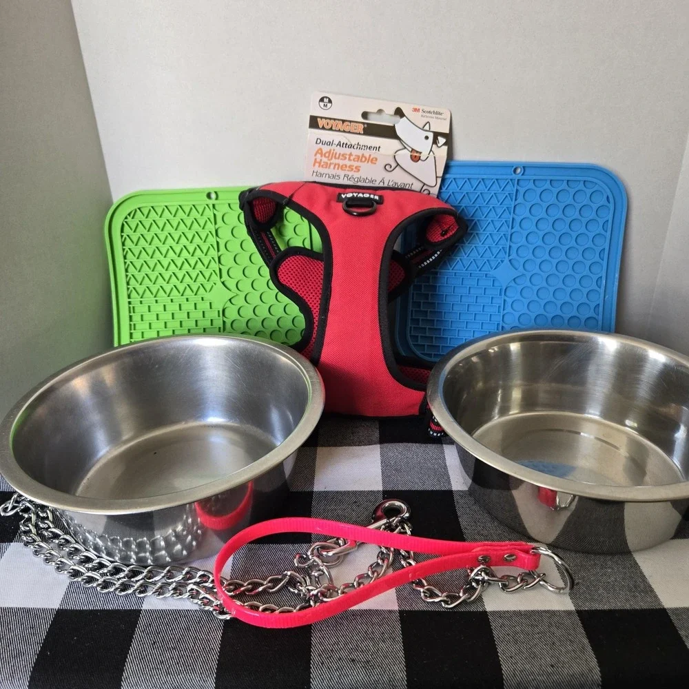 Puppy Dog Lot Bowls (2), Licking Mats (2), Toy (1) ,Harness (1),  Chain Leash(1)